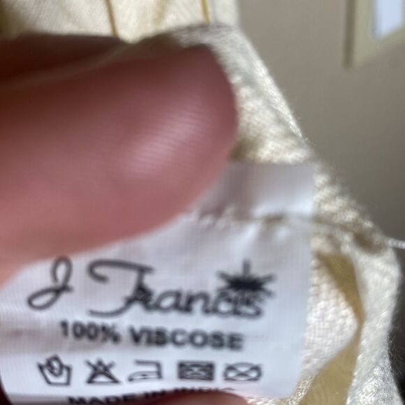 J Francis 100% viscose white knit fringed large scarf - Picture 5 of 5